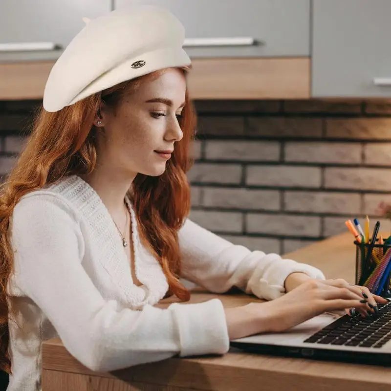 Women's Fashion Beret – Elegant & Warm French-Style Winter Hat - Image 2